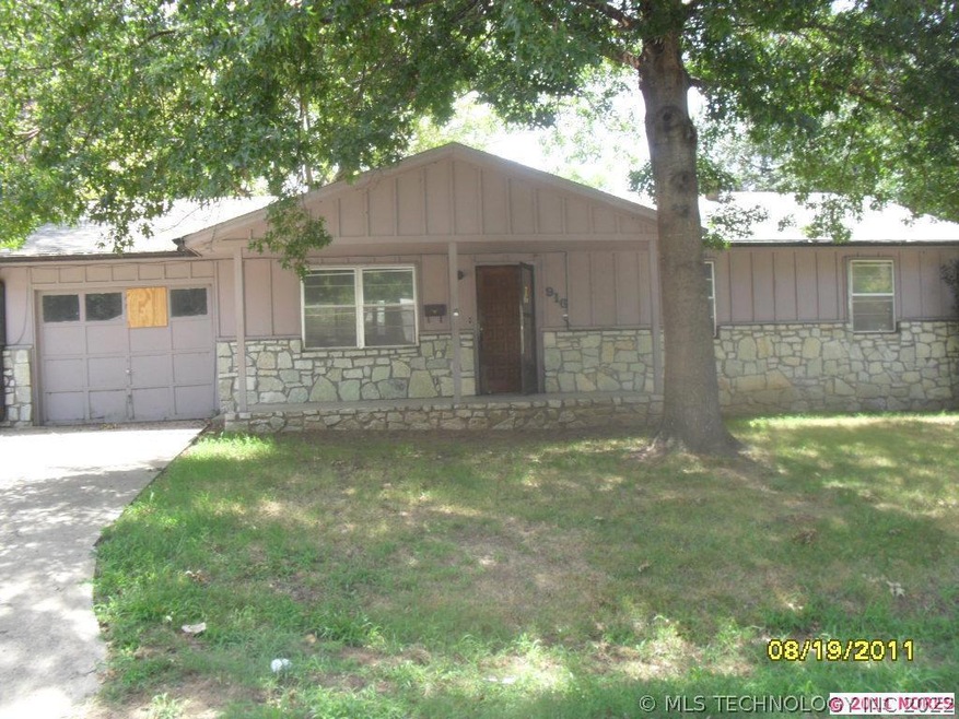 916 W Cherokee St, Okmulgee, OK 74447 - photo 1