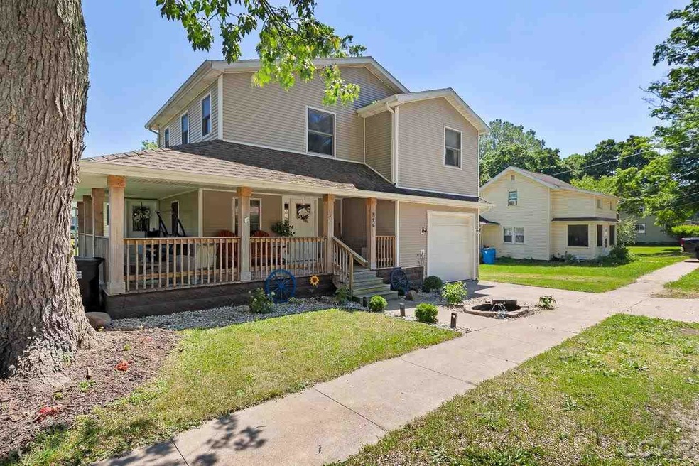 215 Railroad St, Addison, MI 49220 - photo 1