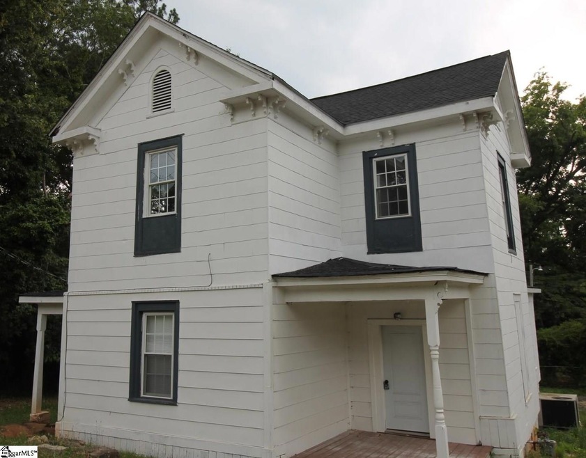 510 Sullivan St, Laurens, SC 29360 - photo 1