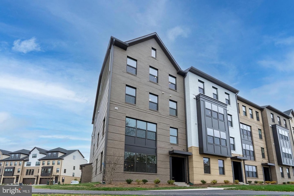 14320 Yesler Ave unit 17, Chantilly, VA 20151 - photo 1