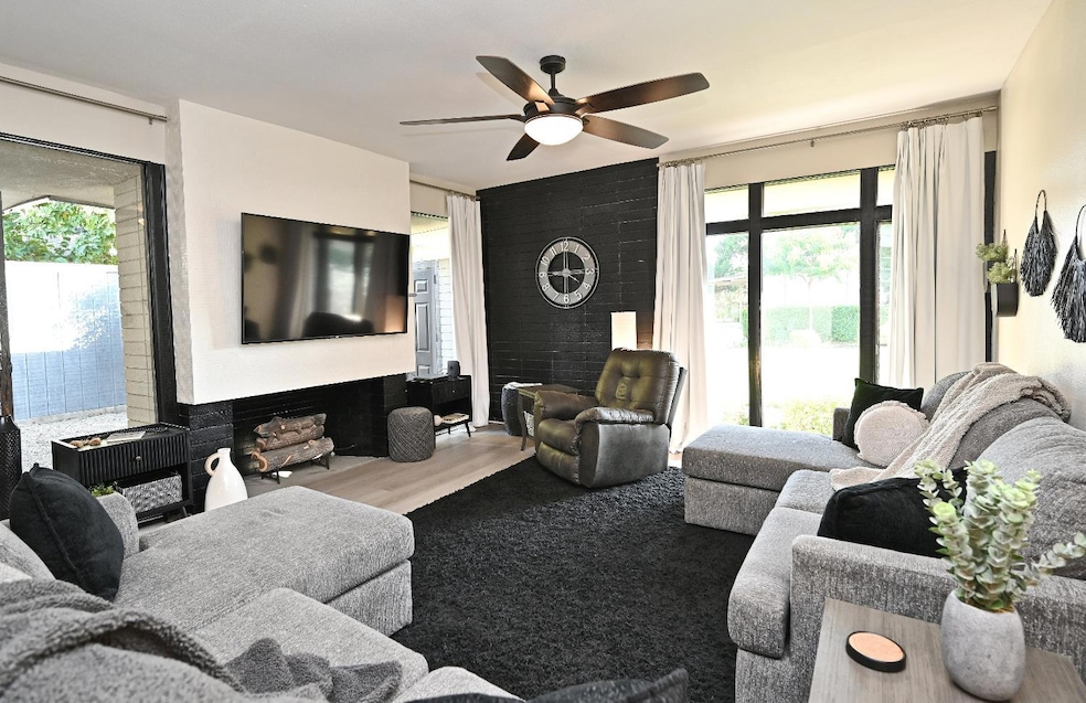 525 W Scott Ave, Fresno, CA 93704 - photo 1