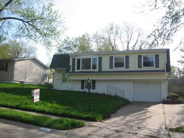 5011 Northbrook Ct, Davenport, IA 52806 - photo 1