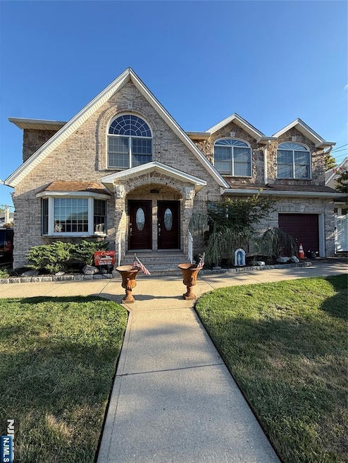 Sold $880,000 • Co-Listing Agent