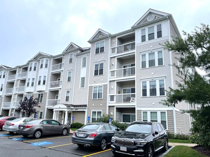 Wellington Crossing unit 5408, Waltham, MA 02452 - photo 1