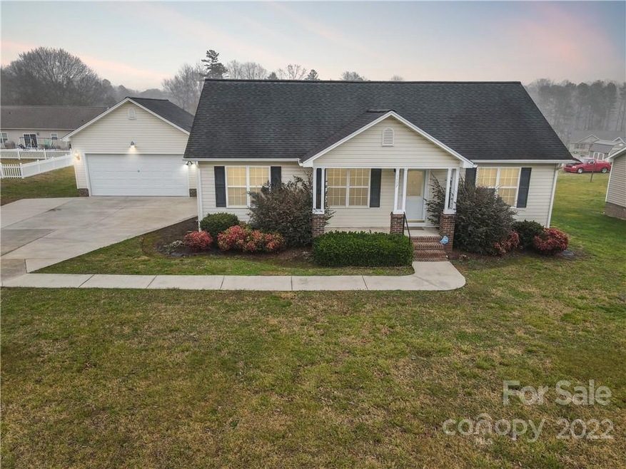 1607 Riverview Rd, Lincolnton, NC 28092 - photo 1