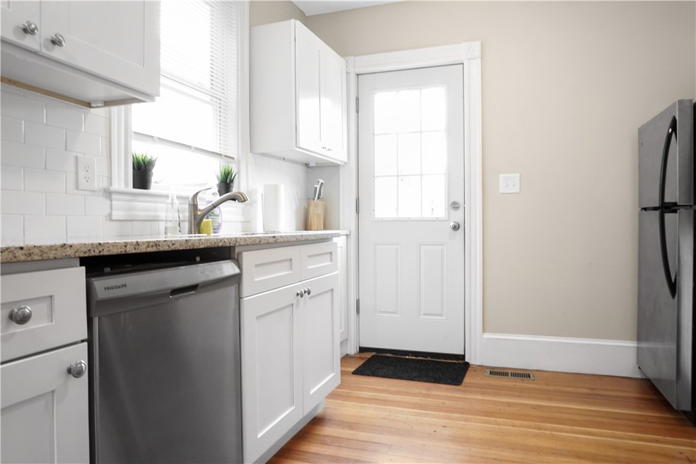 8 Spring St, Newport, RI 02840 - photo 1