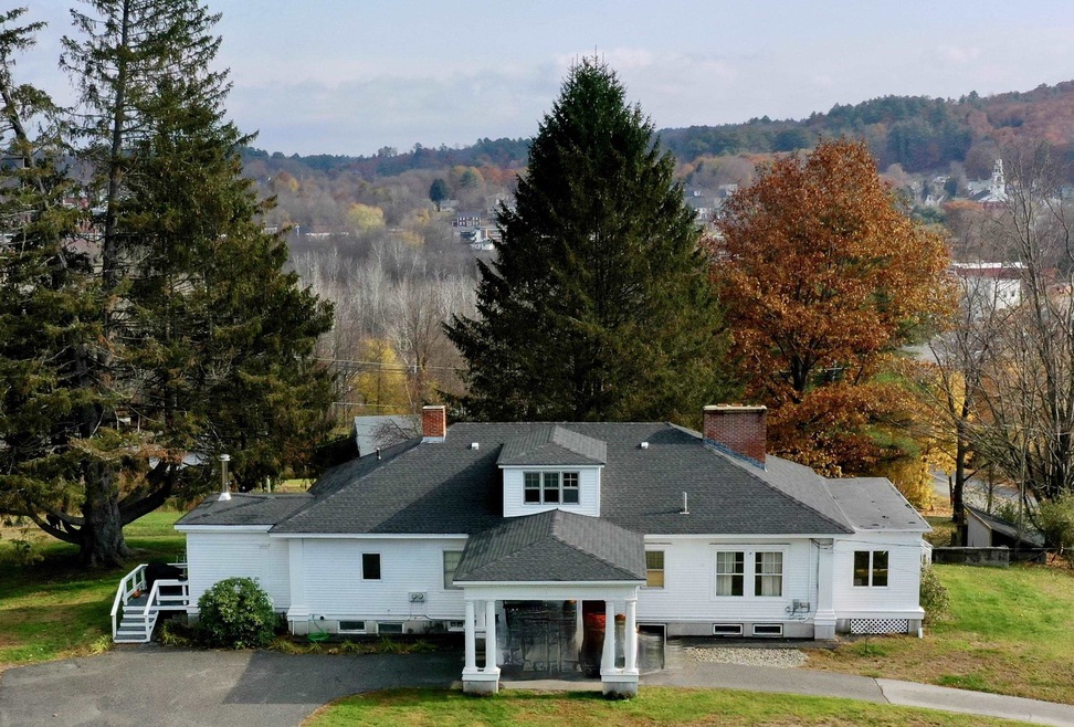 95 Elm St, Newport, NH 03773 - photo 1