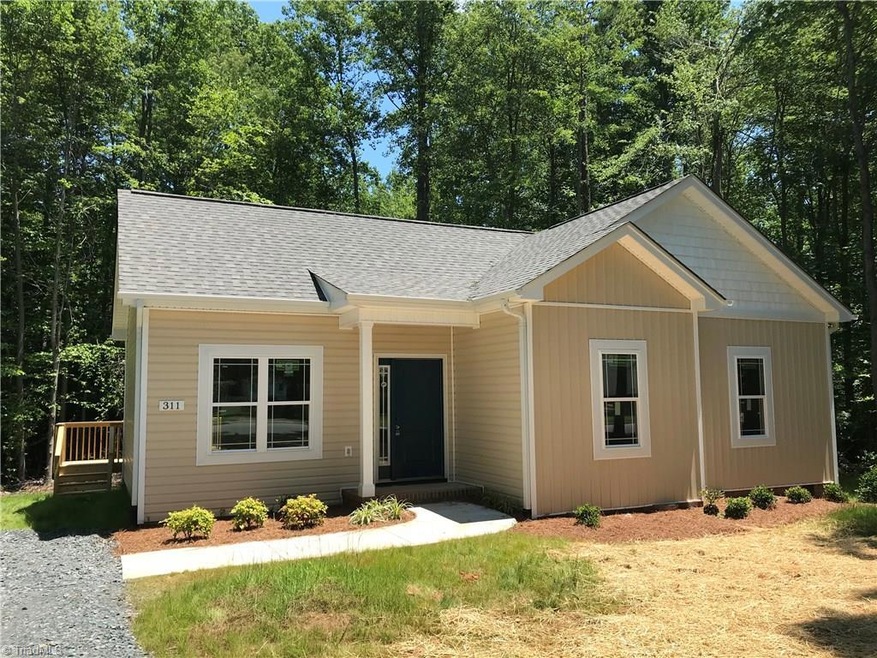 311 Hubbard St, Reidsville, NC 27320 - photo 1