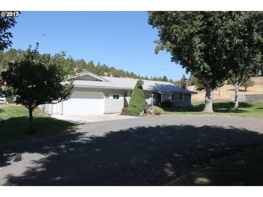 305 Edgewood Dr, Canyon City, OR 97820 - photo 1