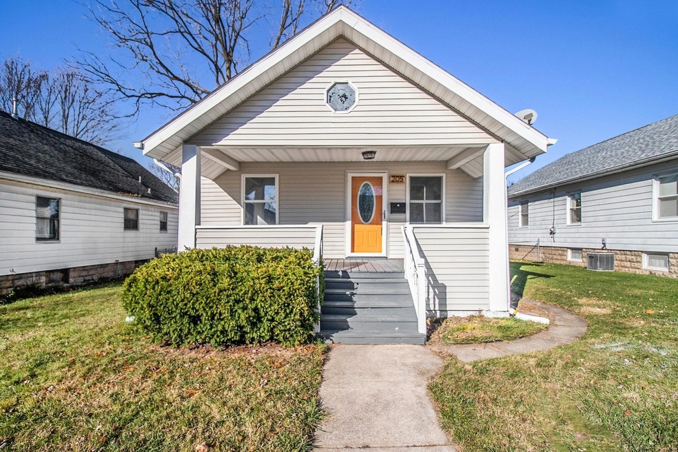 Beautiful Remodeled 3 Bedroom One And A Half Bath 