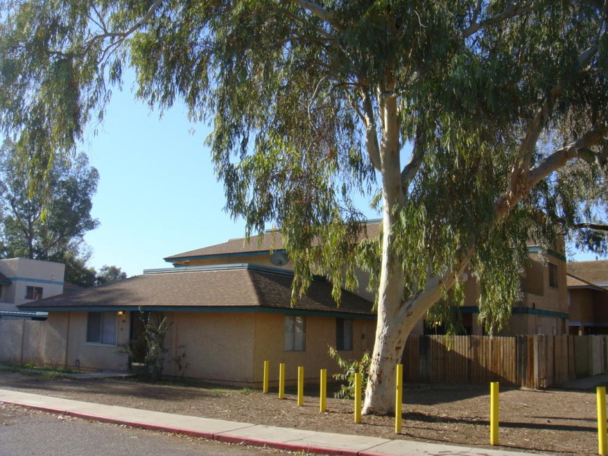 4220 N 69th Ln unit 1343, Phoenix, AZ 85033 - photo 1