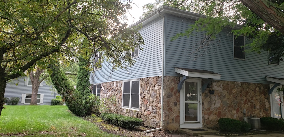 354 Creekside Dr unit 4003, Vernon Hills, IL 60061 - photo 1