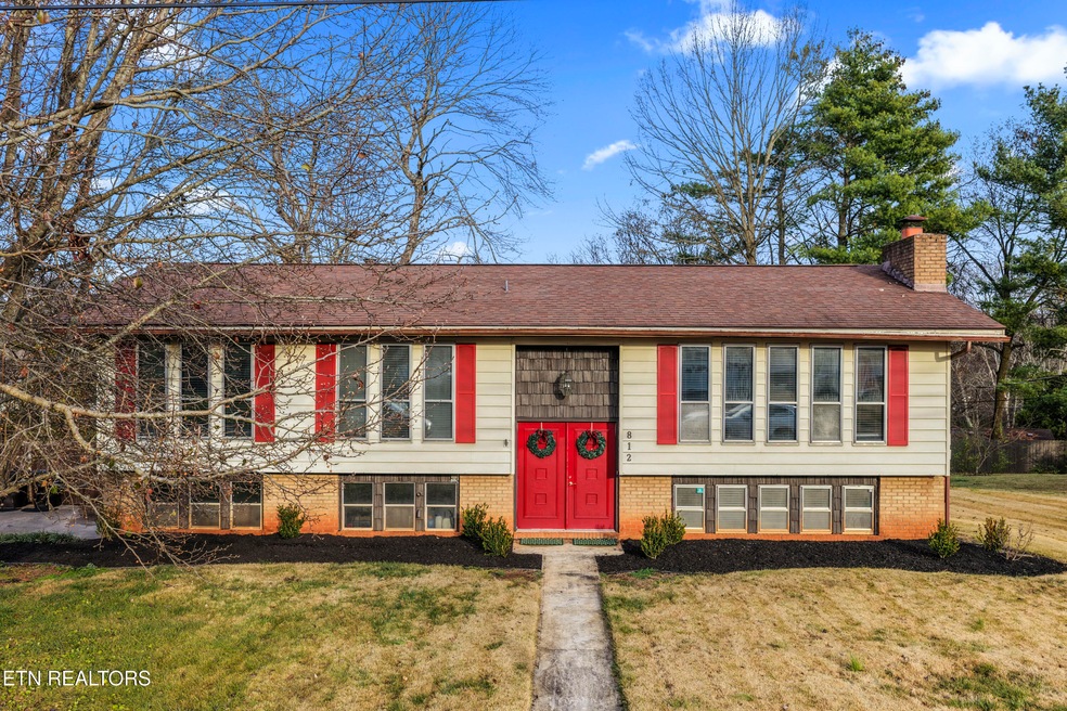 812 Crest Forest Rd, Knoxville, TN 37923 - photo 1