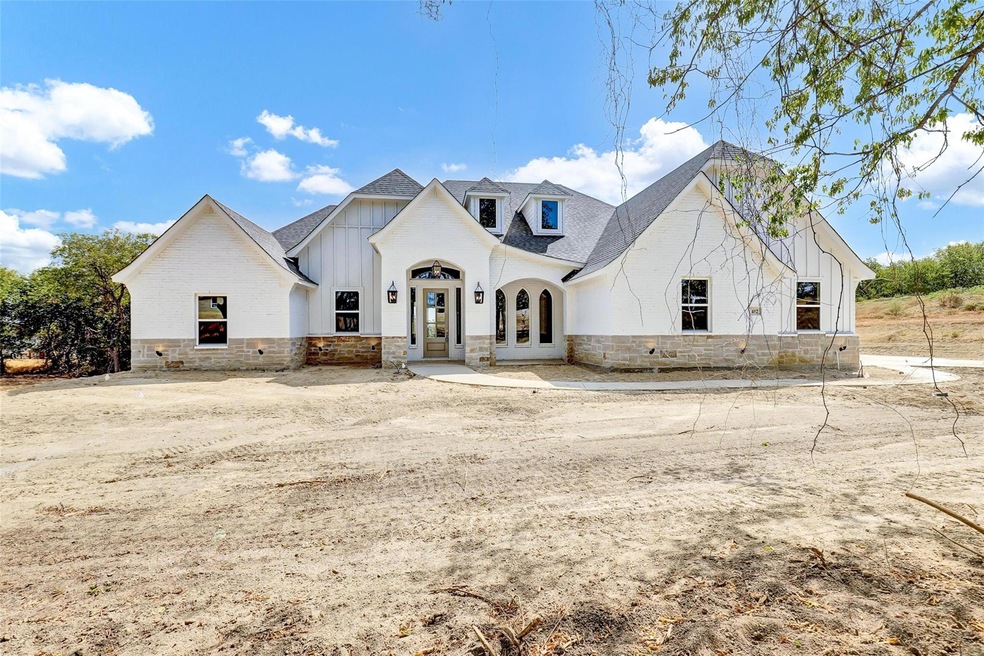 412 Red Bird Dr, Springtown, TX 76082 - photo 1