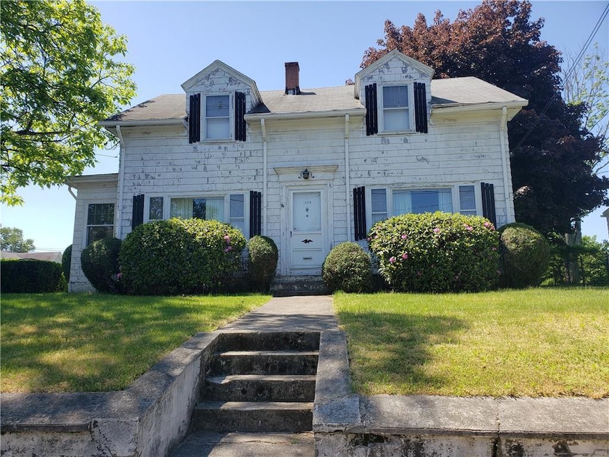 1928 Smith St, North Providence, RI 02911 - photo 1