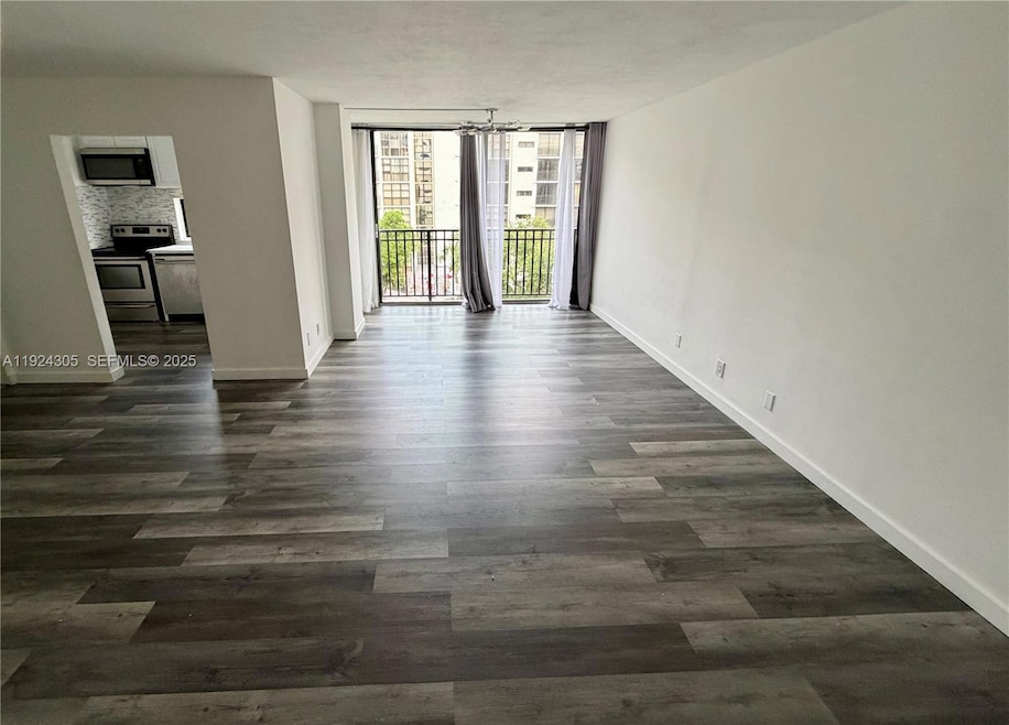 Plaza of the Americas unit 504, Sunny Isles Beach, FL 33160 - photo 1