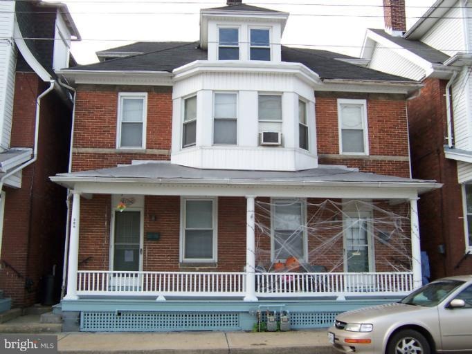 206 W 3rd St, Waynesboro, PA 17268 - photo 1
