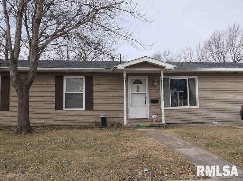 227 S Capitol St, Harrisburg, IL 62946 - photo 1