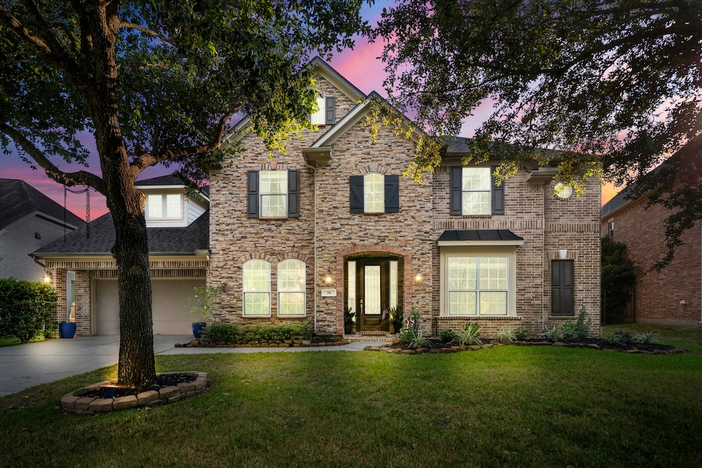 Under Contract $999,900