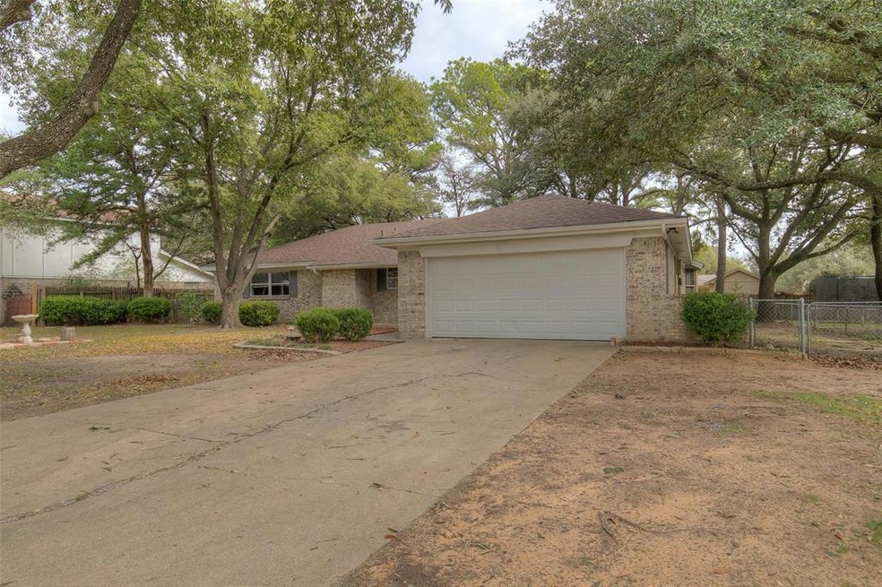 1117 Willowcreek Rd, Cleburne, TX 76033 - photo 1