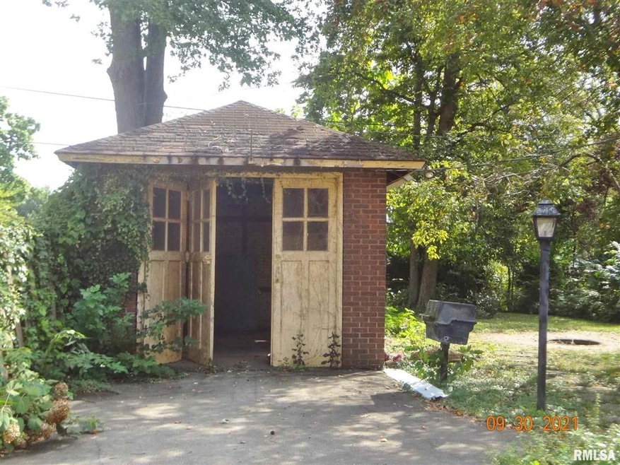 522 N Mclean St, Lincoln, IL 62656 - photo 1