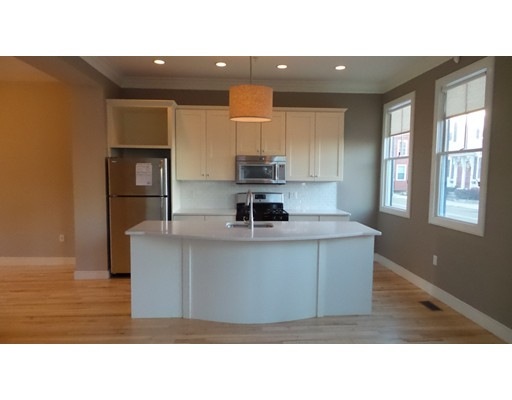 94 Water St unit 2, Newburyport, MA 01950 - photo 1