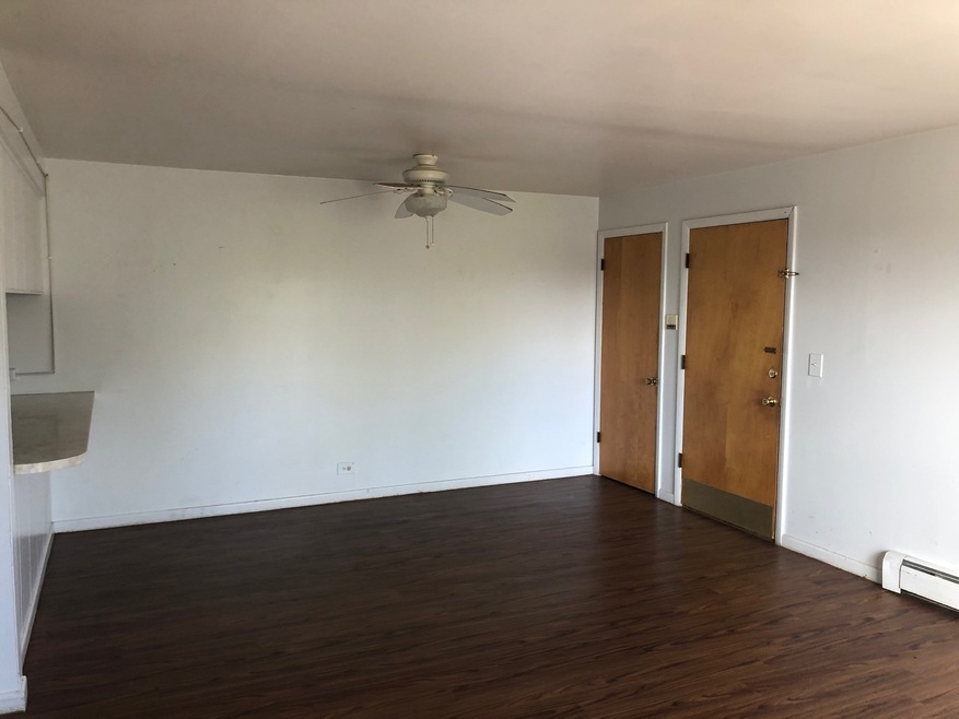 108 Drew Ln unit 8, Waukegan, IL 60085 - photo 1