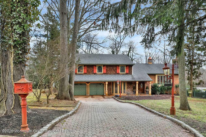 10 Old Farm Rd Colts Neck NJ-small-002-0