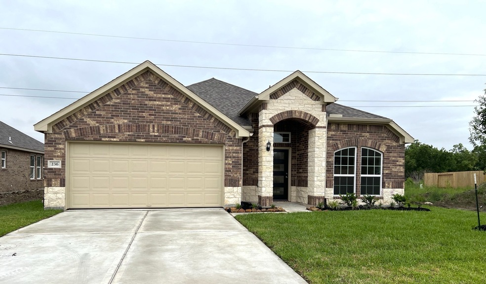 236 Eagleville Dr, Alvin, TX 77511 - photo 1