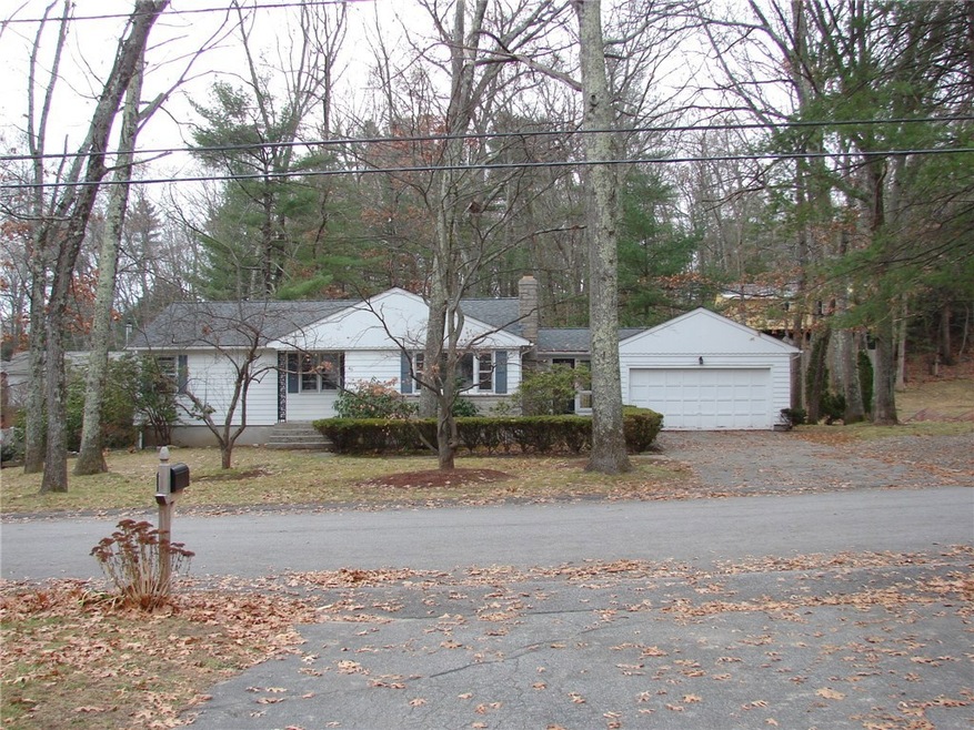 40 Maplecrest Dr, Greenville, RI 02828 - photo 1