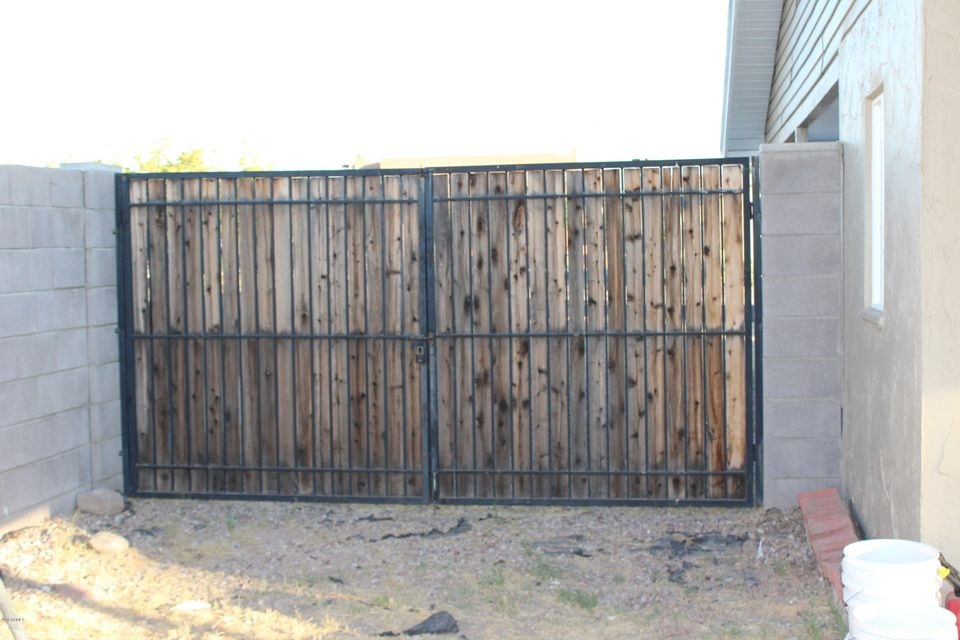 RV Gate