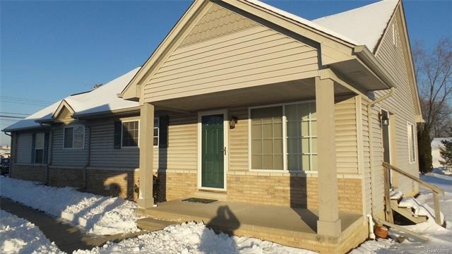 30350 Garfield St, Roseville, MI 48066 - photo 1