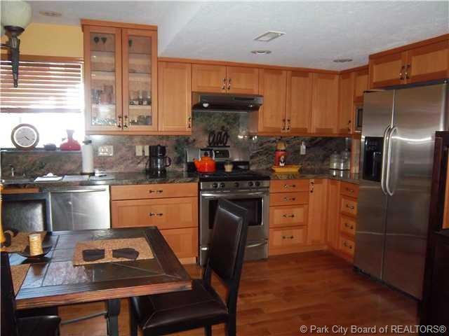 Kitchen. Beautifully remodeled kitchen e