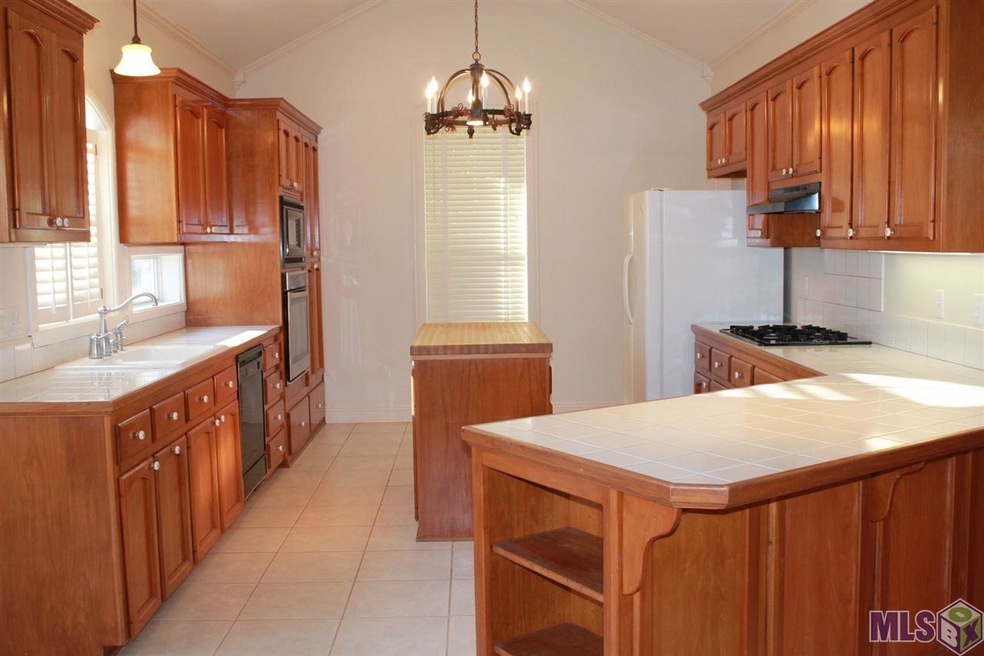 1738 Great Oak Dr, Baton Rouge, LA 70810 - photo 1