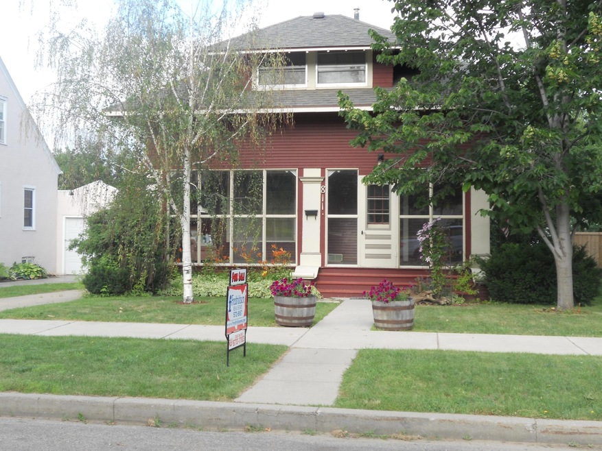 811 1st Ave. East<|><|>