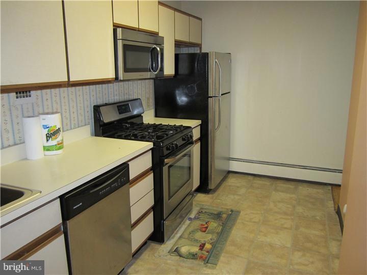 Radnor House unit 418, Bryn Mawr, PA 19010 - photo 1