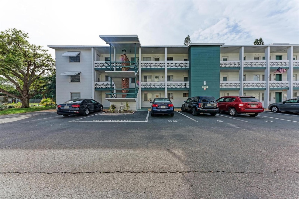 5938 Welcome Rd unit H22, Bradenton, FL 34207 - photo 1