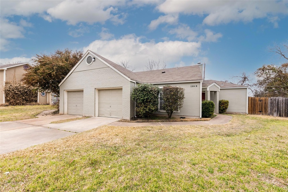 1304 Danbury Square unit B, Austin, TX 78723 - photo 1