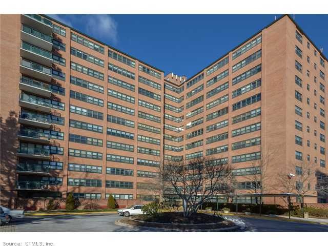 The Woodland unit 10T, Hartford, CT 06105 - photo 1