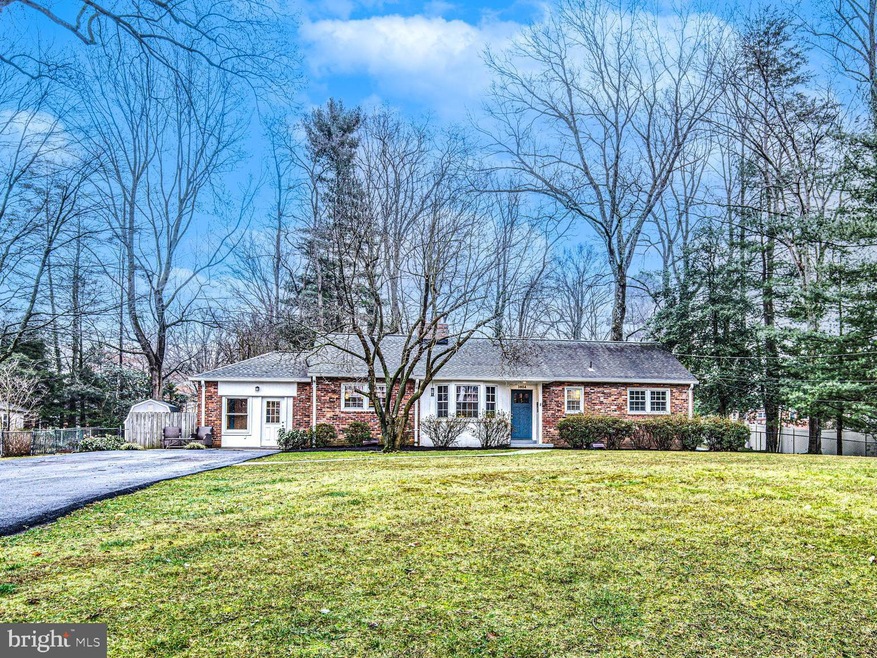 3804 Mode St, Fairfax, VA 22031 - photo 1