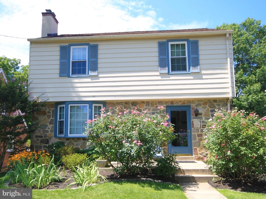 864 Delmont Dr, Wynnewood, PA 19096 - photo 1