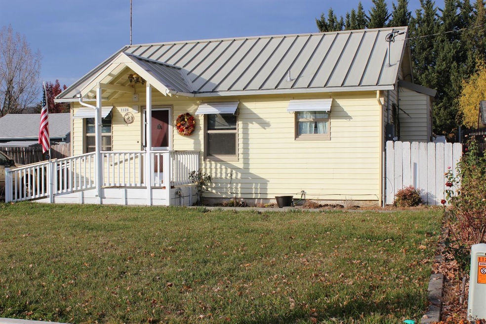 1126 SW Rogue River Ave, Grants Pass, OR 97526 - photo 1