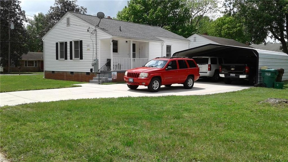 Plenty of parking. Carport  has a full size pick up and a Tahoe parked in there easily. Still room in driveway for more.
