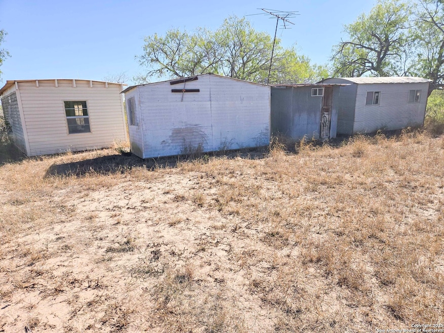 00 Cr 123, Pawnee, TX 78145 - photo 1