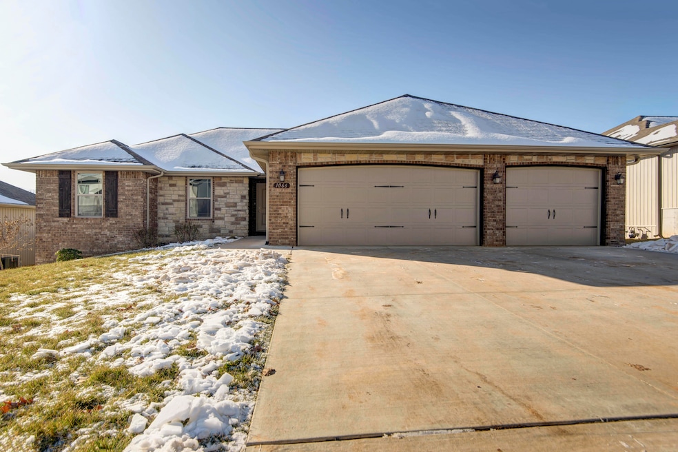 1066 E Lakota St, Nixa, MO 65714 - photo 1