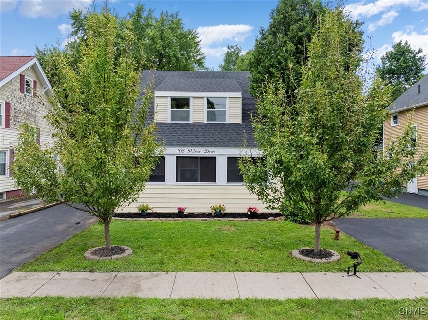 BEAUTIFUL FULLY REHABED COLONIAL IN NORTH SYRACUSE