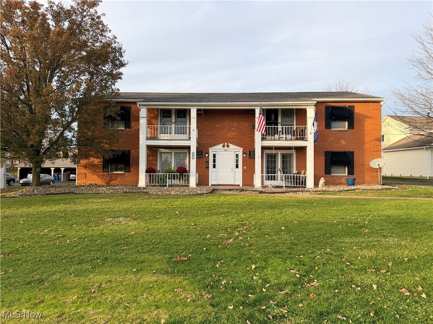 806 Kentwood Dr unit 3, Youngstown, OH 44512 - photo 1