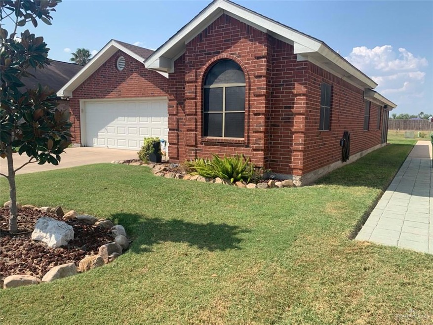 308 Diana Dr, Alamo, TX 78516 - photo 1