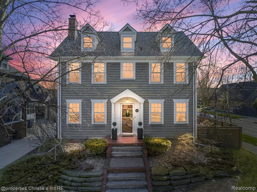1404 Grayton St, Grosse Pointe Park, MI 48230 - photo 1