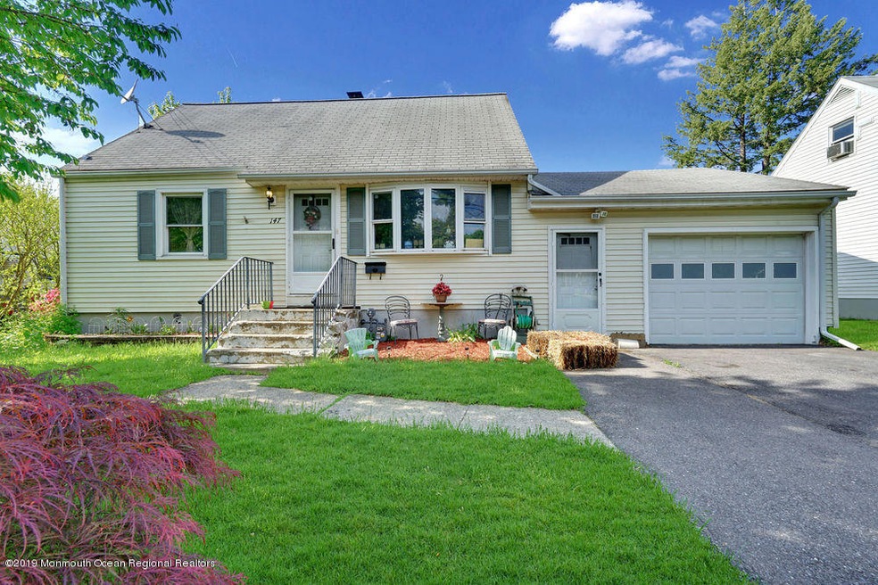 147 Forrest Ln, Phillipsburg, NJ 08865 - photo 1